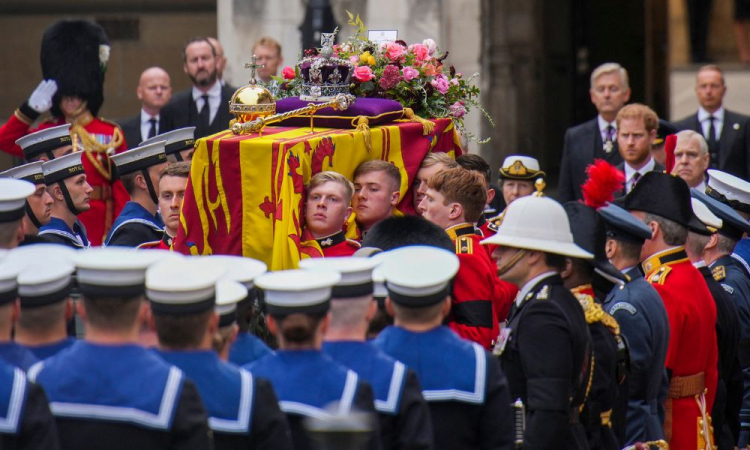 Rainha Elizabeth II foi sepultada nesta segunda-feira (19), no Castelo de Windsor.