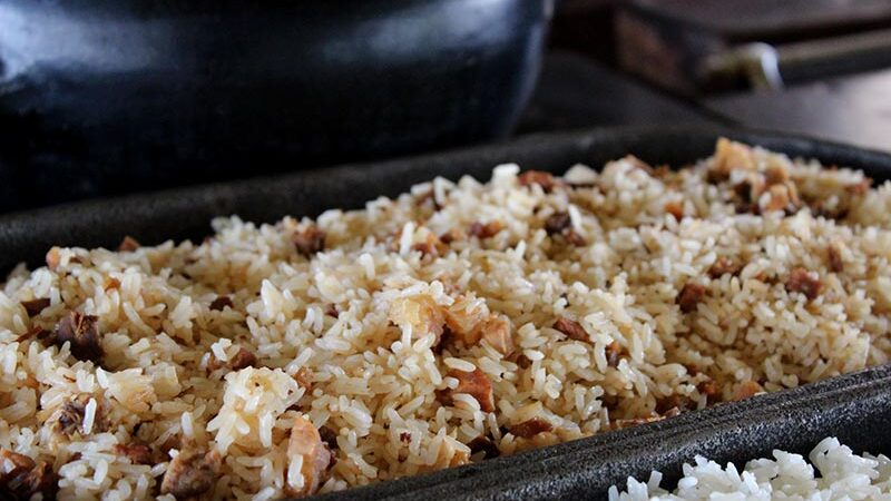 Arroz Carreteiro ; conheça alguns pratos típicos do pantanal