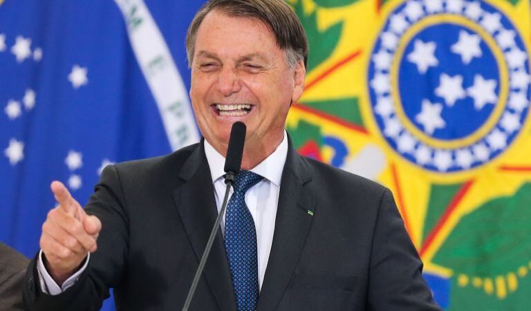 Bolsonaro à frente no 2º turno com 52,7% dos votos afirma pesquisa Brasmarket