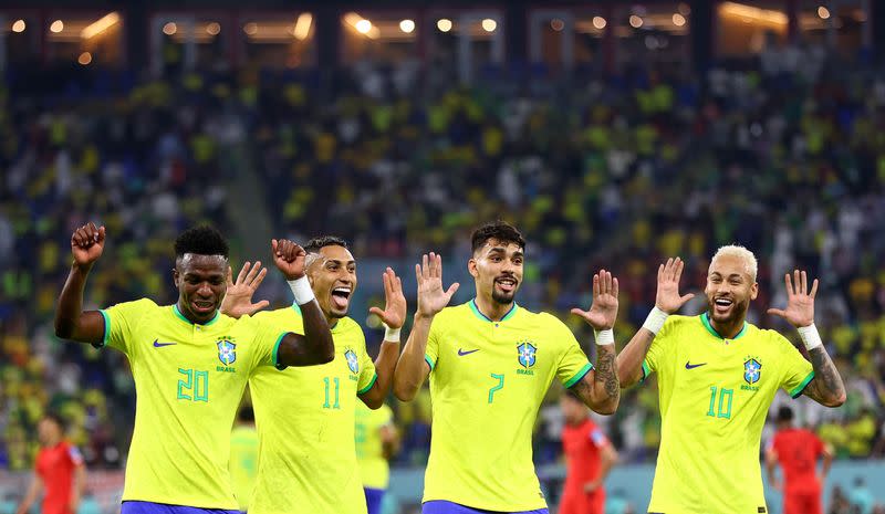 Brasil goleia Coreia do Sul e vai enfrentar a Croácia nas quartas de final
