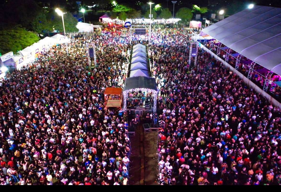 Carna Goianésia  O Maior é melhor Carnaval de Goiás foi um sucesso.