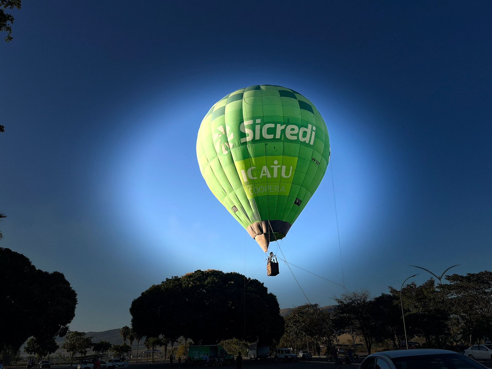Sicredi te leva as alturas:   O Banco Sicredi está promovendo uma ação solidária.