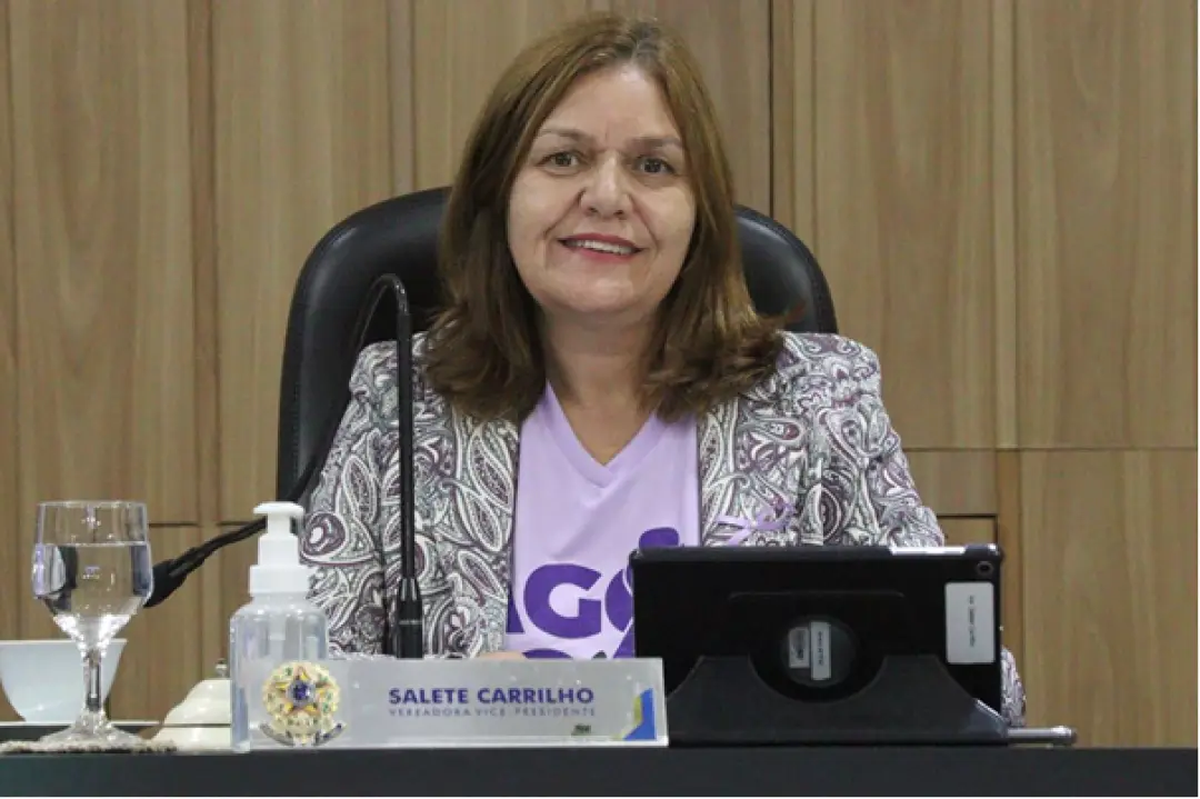 Salete Carrilho solicita recapeamento nas ruas dos bairros Jardim Esperança I e II